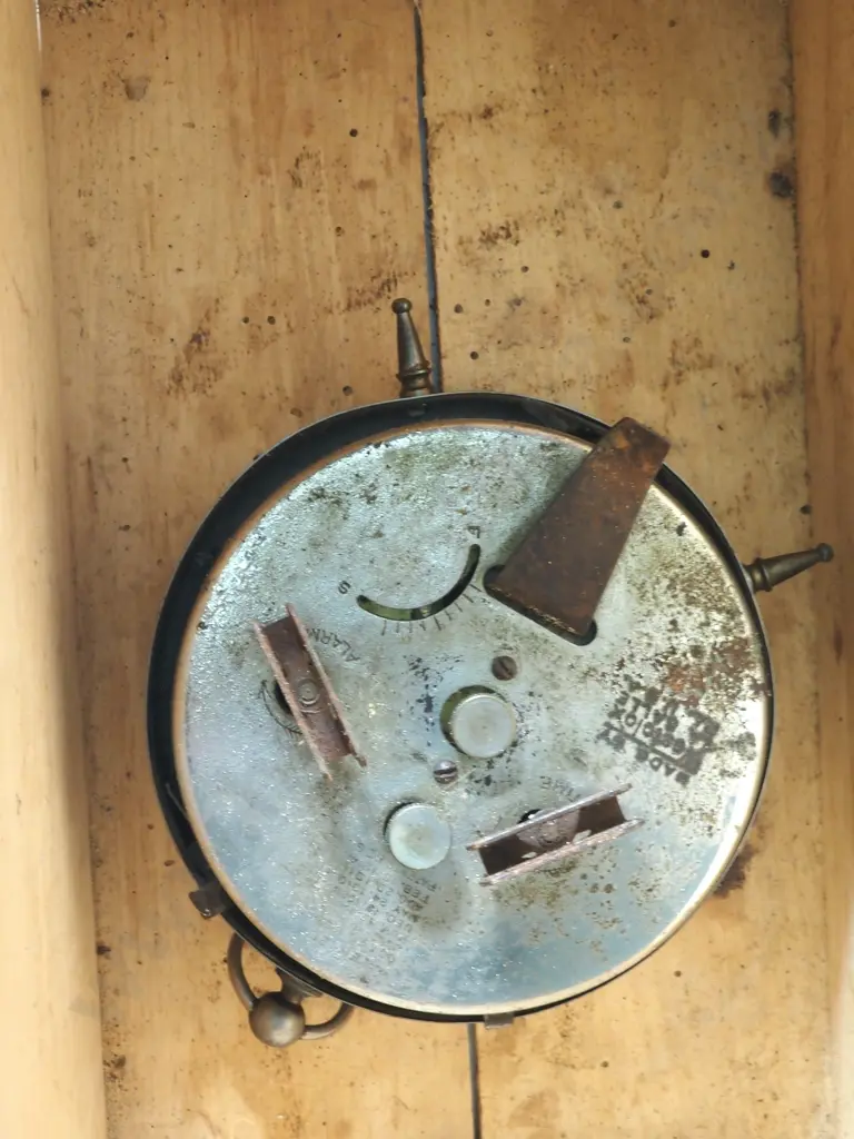 Big Ben Alarm Clock in Wooden Box. Image 1++