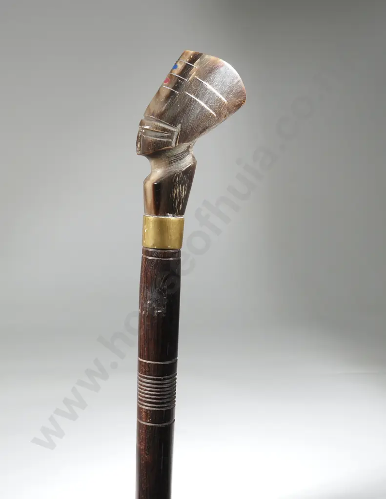 Early 20th Century Walking Stick with Ebony Shaft & Horn Handle In The Form Of A Pharoah's Head Image 1++