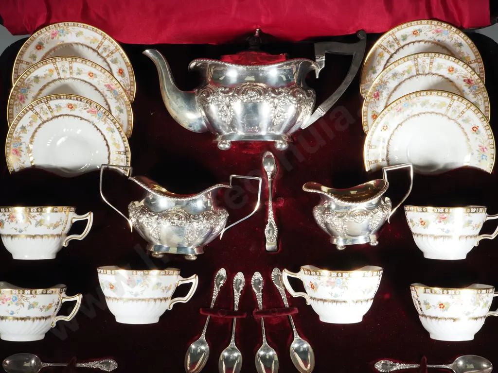 Important Cased Sterling Silver & Wedgewood Presentation Tea Set to Mr William Currie Image 1++
