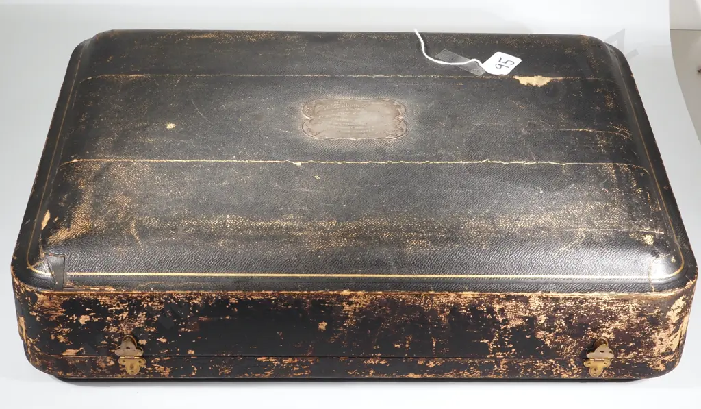 Important Cased Sterling Silver & Wedgewood Presentation Tea Set to Mr William Currie Image 1++