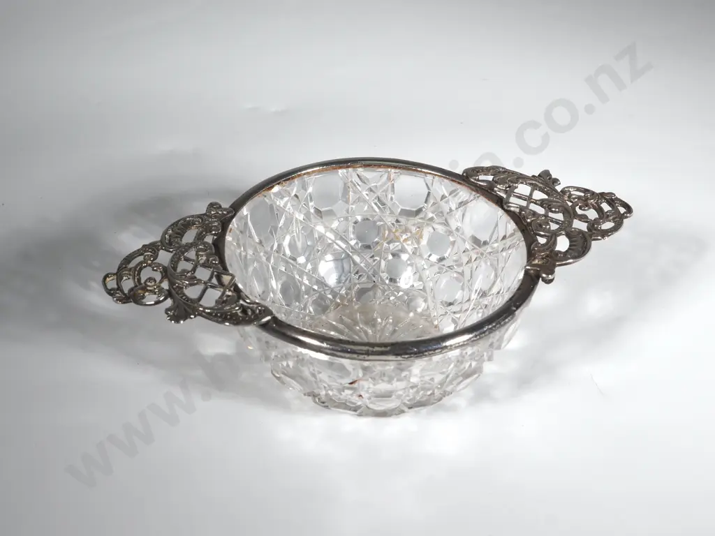 Sterling SIlver & Cut Crystal Quaich Image 1++