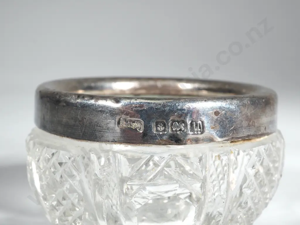 Sterling Silver & Cut Glass Salt Image 1++