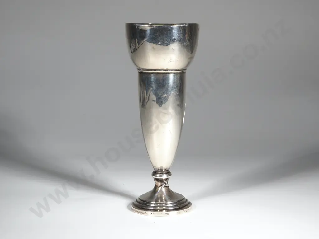 Weighted Sterling Silver Bud Vase Image 1++