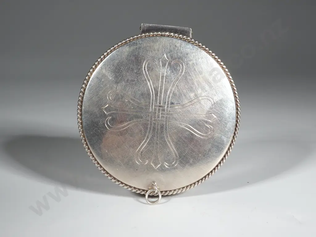 Sterling Silver Wafer Box Image 1++