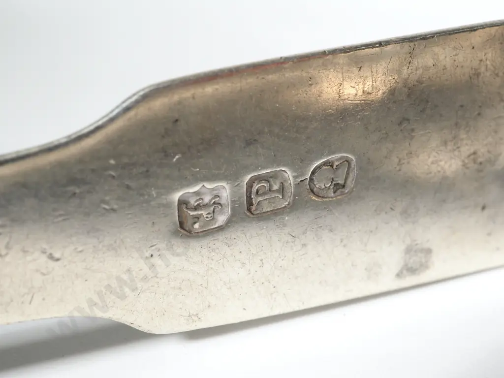 Substantial Georgian Sterling Silver Sugar Tongs Image 1++