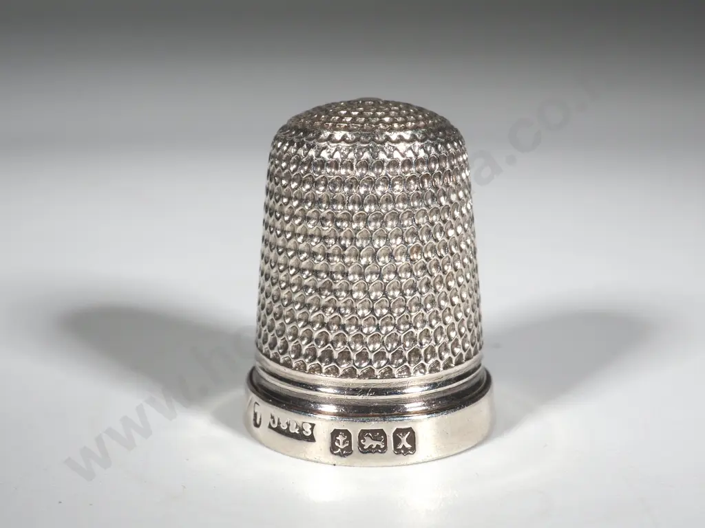 Sterling Silver Thimble. Birmingham 1897 Image 1++
