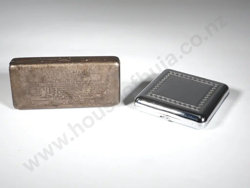 Two Metal Gillette Shaver Boxes: One w Shaver & Blade Box & One w Blade Box. Image 1++