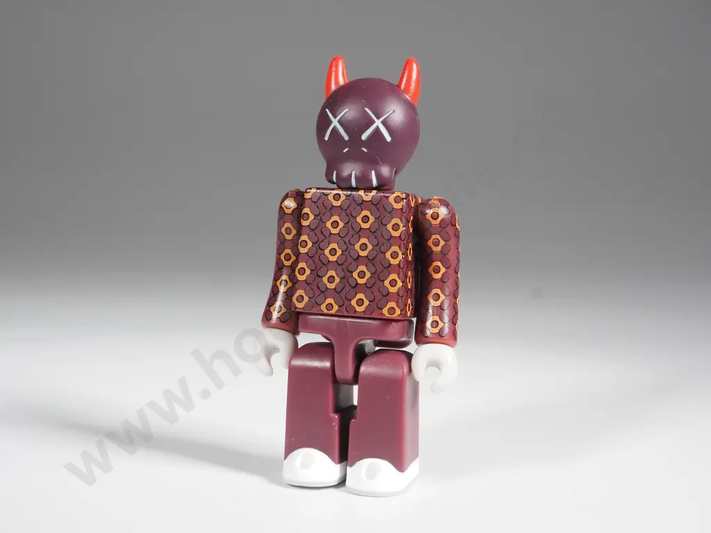 KAWS.002 Art Figurine Image 1++