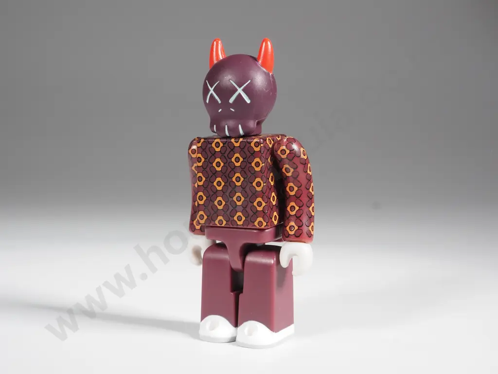 KAWS.002 Art Figurine Image 1++