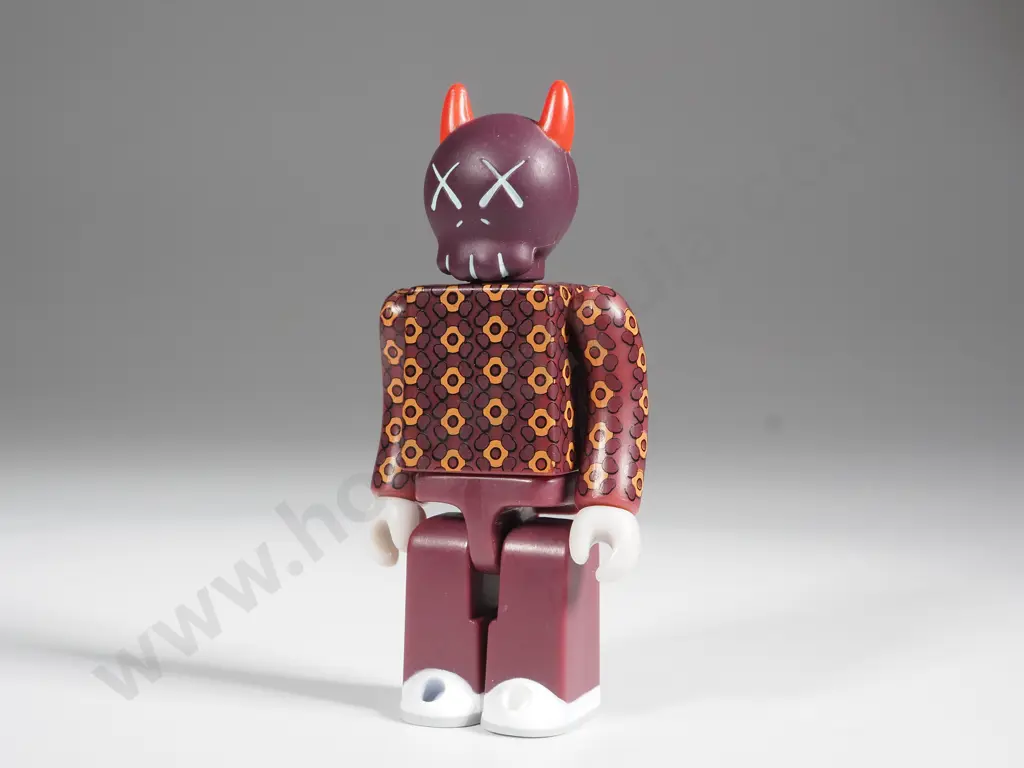 KAWS.002 Art Figurine Image 1++