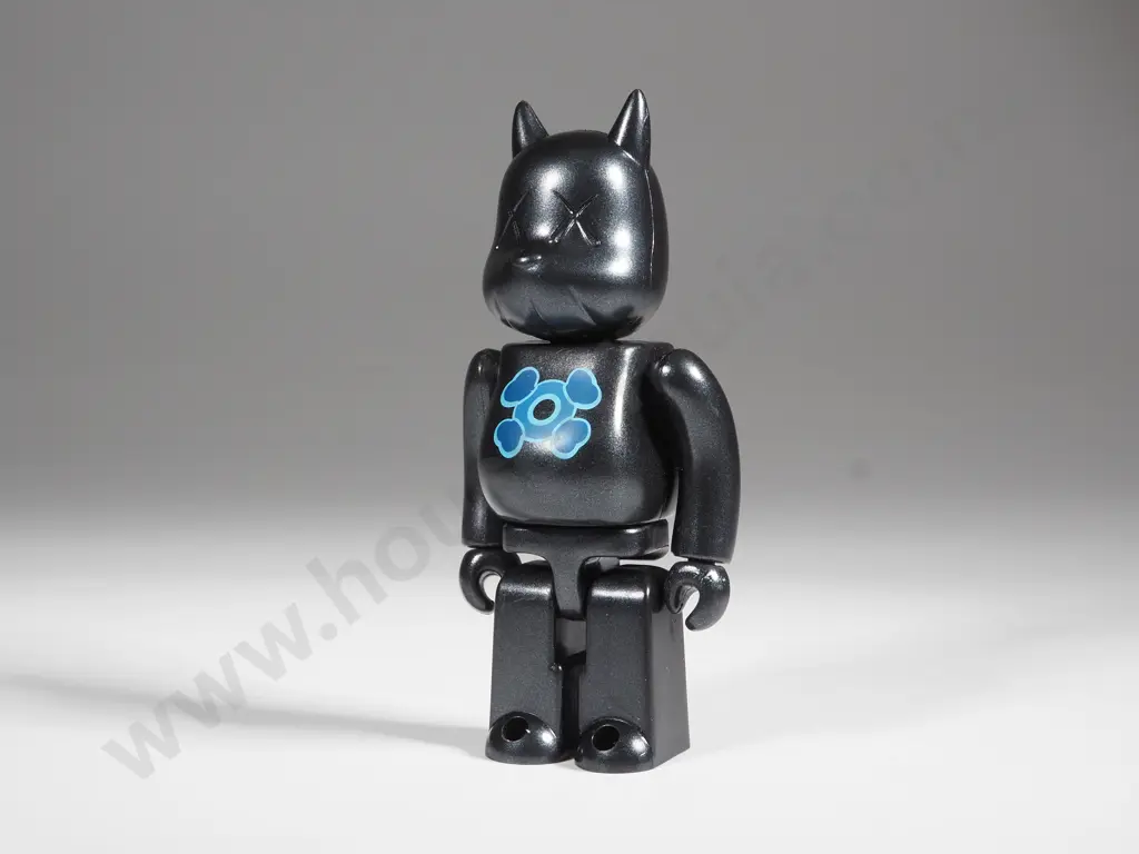 KAWS.002 Art Figurine Image 1++