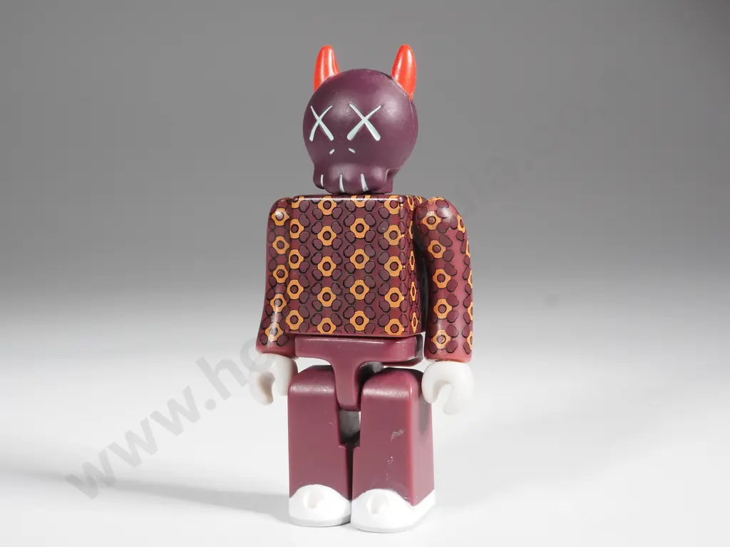 KAWS.002 Art Figurine Image 1++