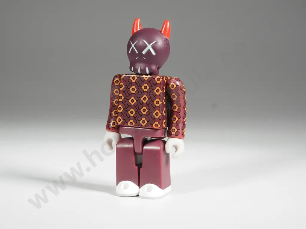 KAWS.002 Art Figurine Image 1++