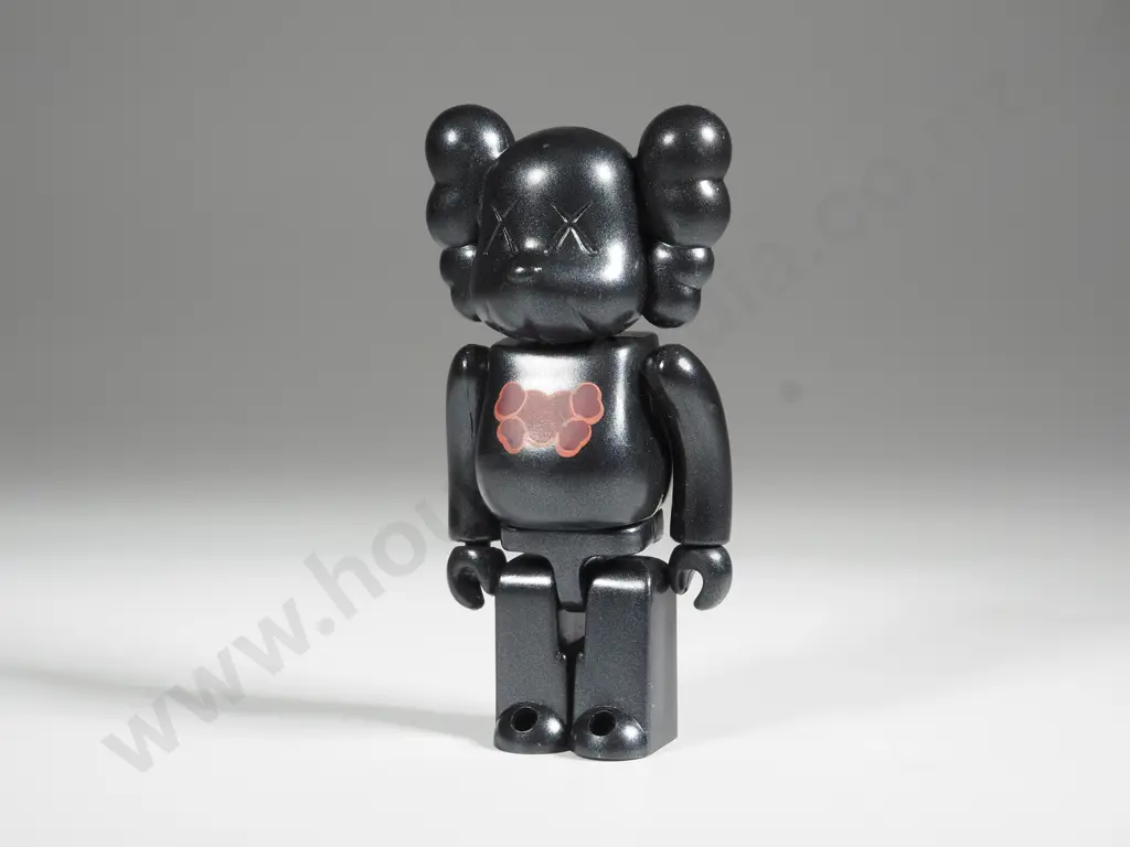KAWS.002 Art Figurine Image 1++