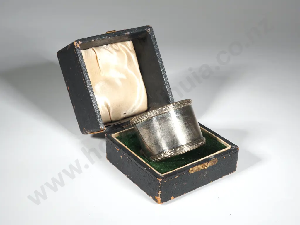 One Boxed S/P Napkin Ring. Image 1++