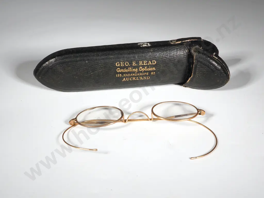 Antique Glasses w Rolled Gold Frame & Original Leather Case. Image 1++