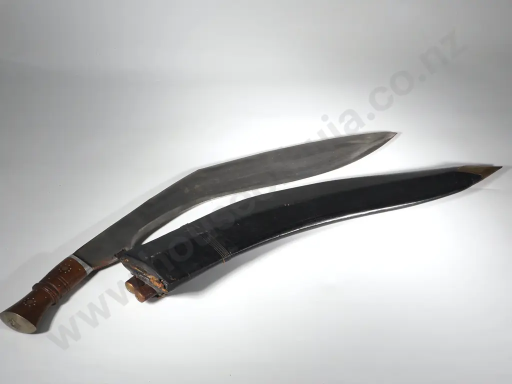 Very Large Nepalese Gurkha Ceremonial Kukri Sword Image 1++
