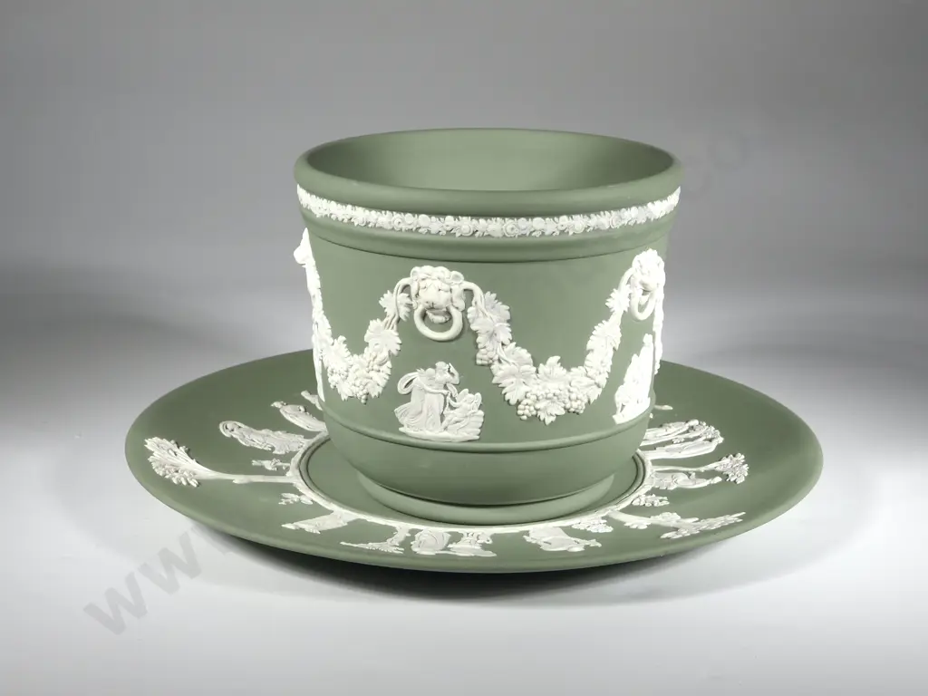 Wedgwood Green Jasperware Jardinere & Plate Image 1++