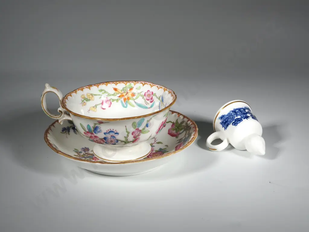 Antique Minton & Boyle Cup & Saucer (1836-1842) & Coalport Blue & White Candle Snuffer Image 1++