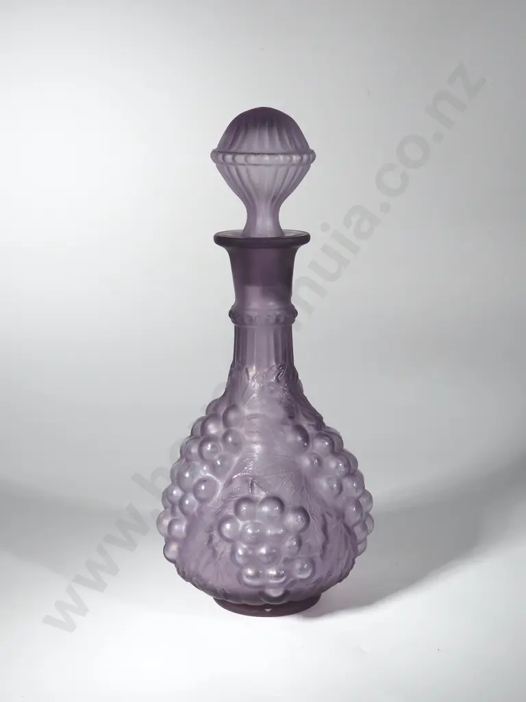 Imperial Pressed Glass Vintage Amethyst Wine Decanter w Stopper. Image 1++