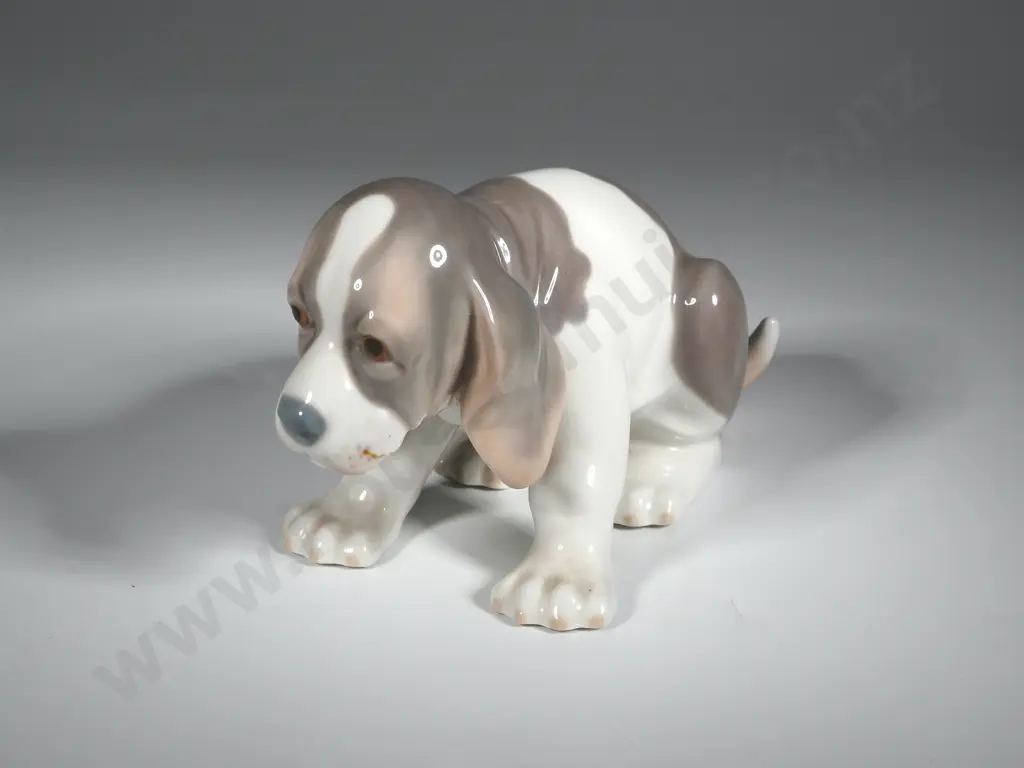 Lladro Figure Of A Beagle  "Sad Puppy" 1071  Image 1++