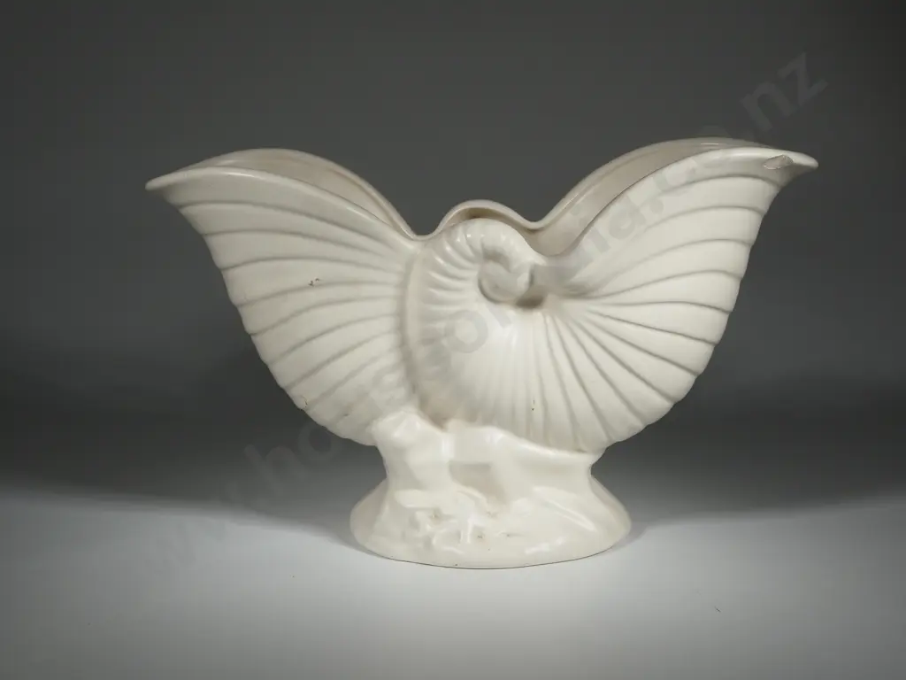 Crown Lynn Pottery Double  Nautilus Vase Crown Stamp No 550 To Base Image 1++