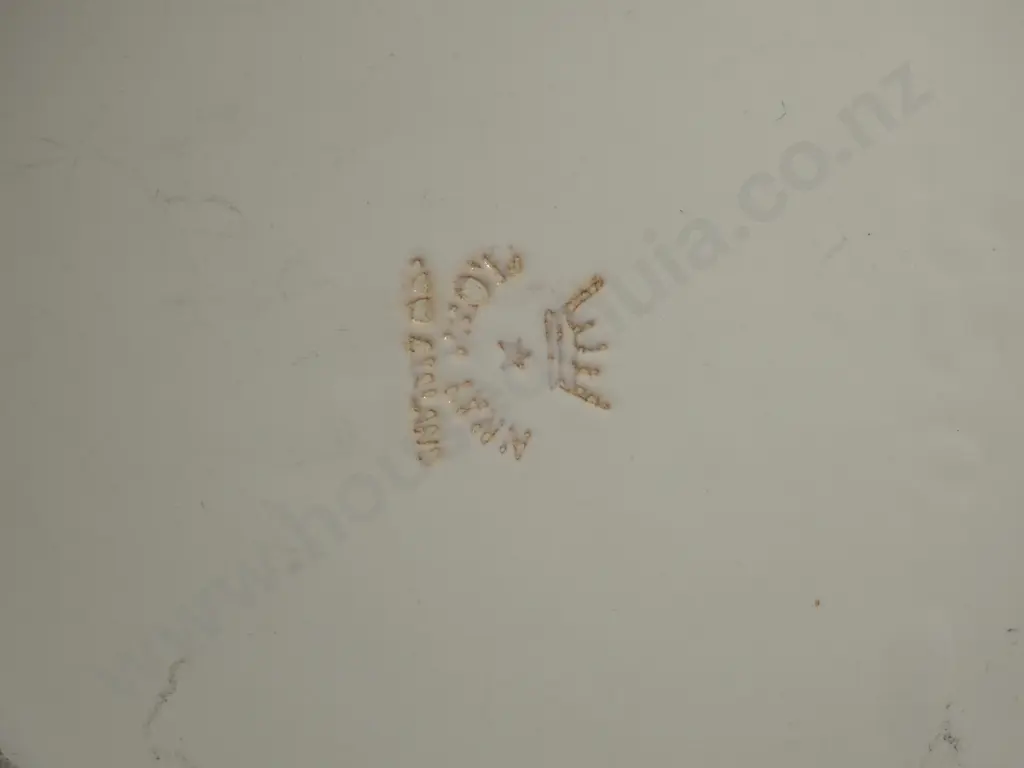 Crown Lynn Pottery Double  Nautilus Vase Crown Stamp No 550 To Base Image 1++