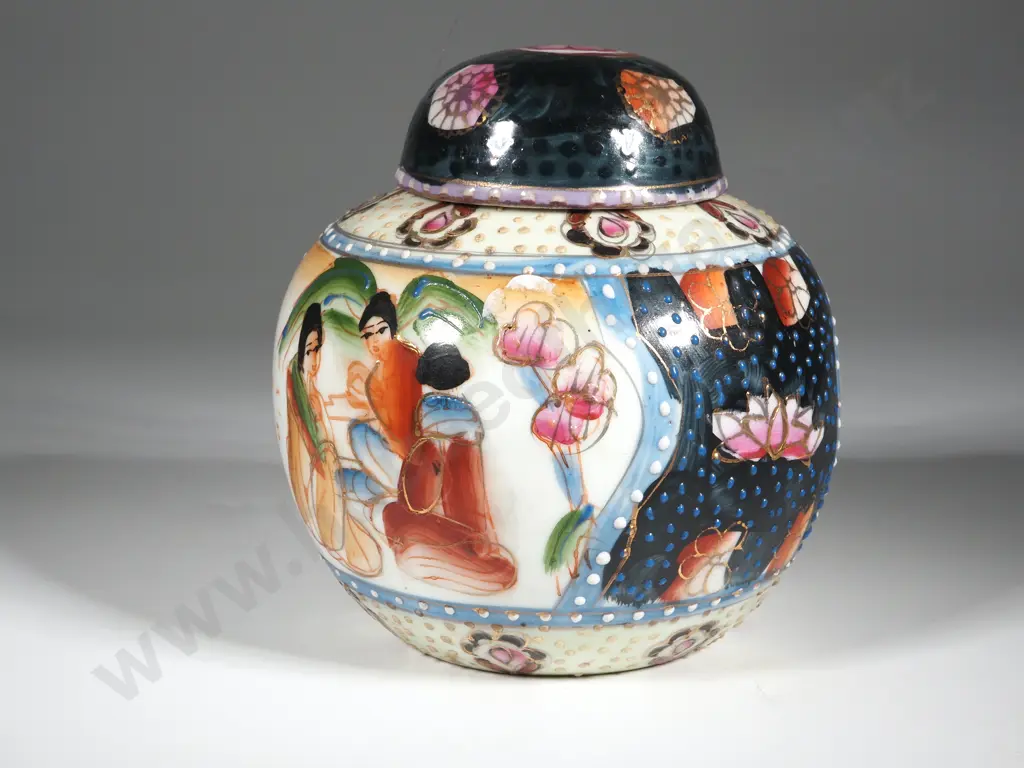 Ginger Jar w Raised Tea Ceremony Decorations Image 1++