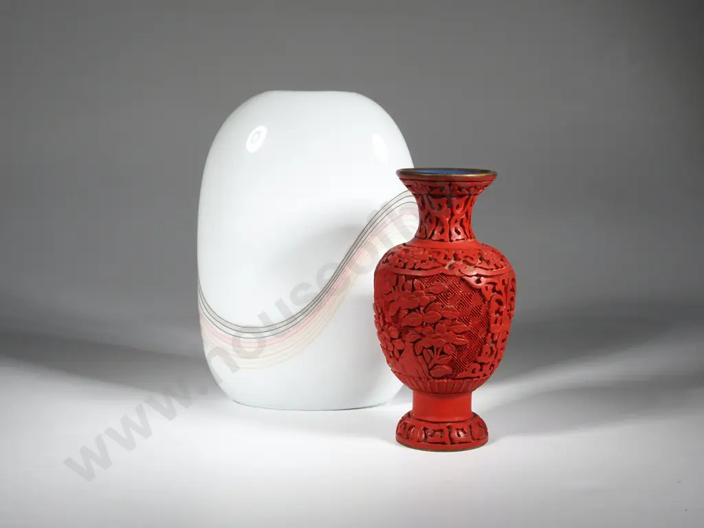 Modern Lacquered Style Vase, White Japanese Vase & A Vintage Yardley Cream Jar  Image 1++