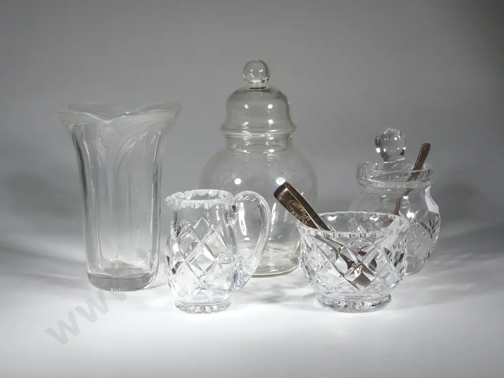 Assorted Lot of Glassware Image 1++