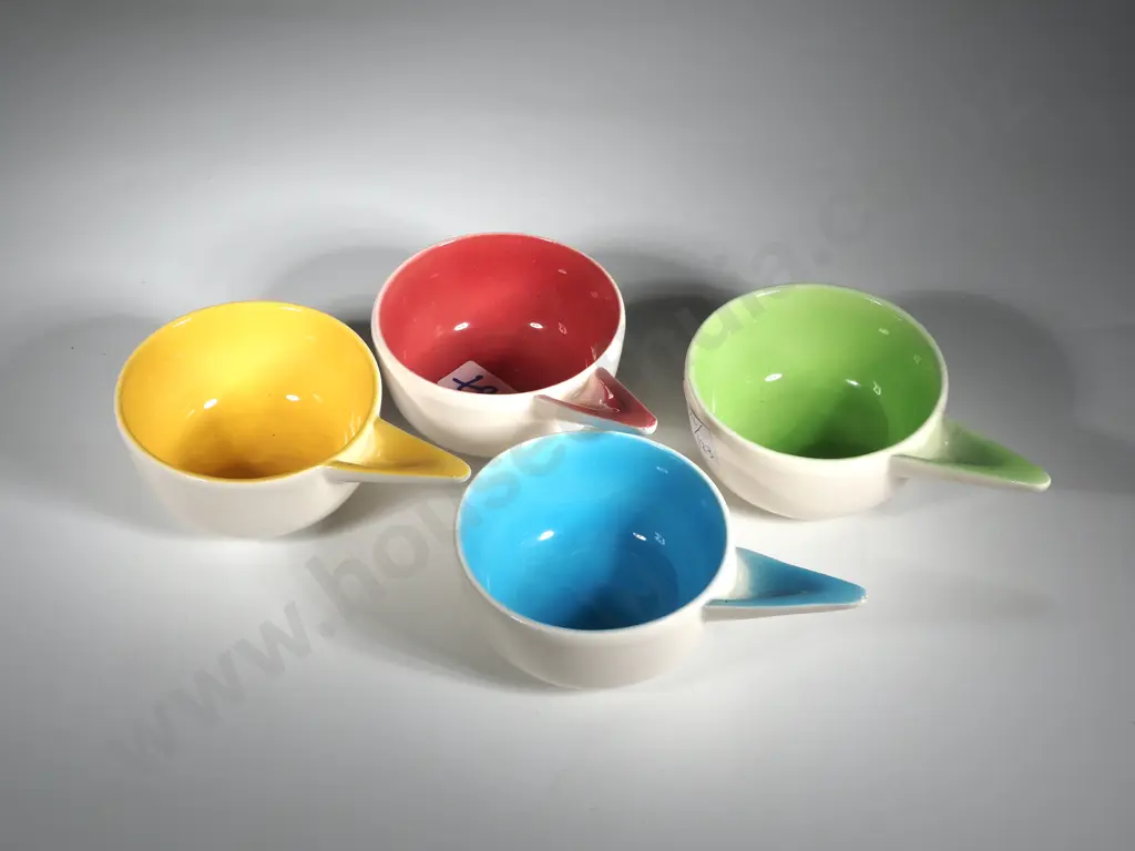 Four Vintage Australia Diana Bowls Image 1++