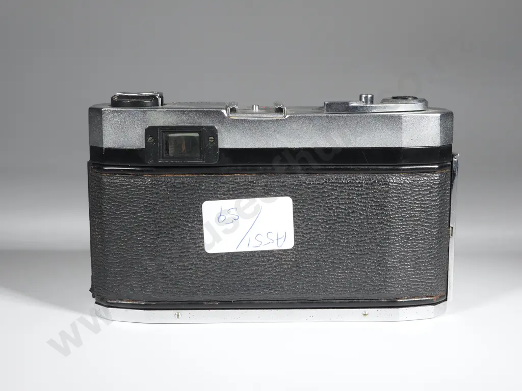 Hanimex C 35 Camera.  No. 19655. Image 1++