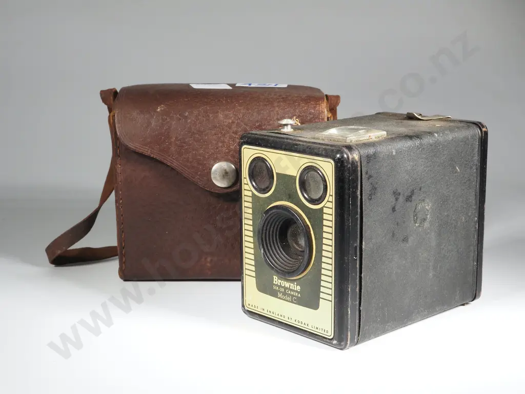Kodak Box Brownie Six-20 Model C Camera in Original Leather Case w Initials V.McJ. Image 1++