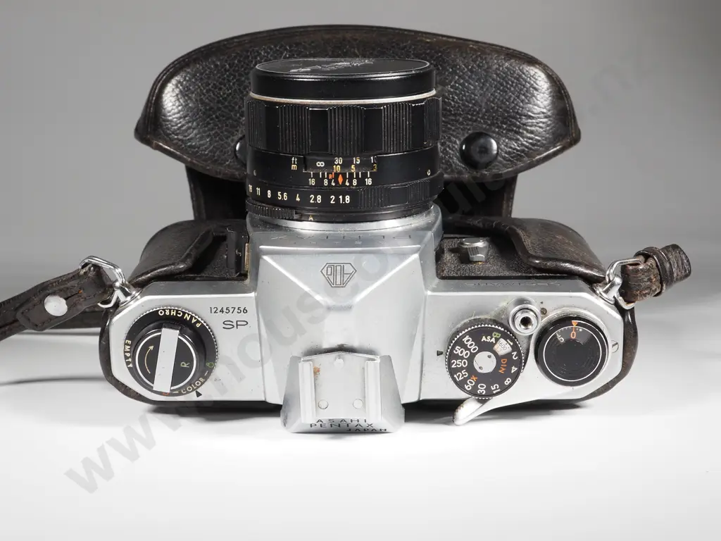 Pentax Asahi Spotomatic w Leather Case. N01245756. Image 1++