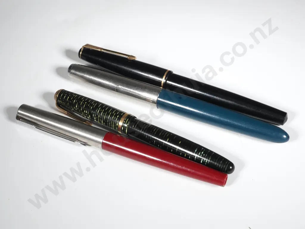 Parker 17 Fountain Pen w Black Barrel & Cap, A Teal Blue Parker w Silver Cap & Two Other Vintage Parker Pens Image 1++