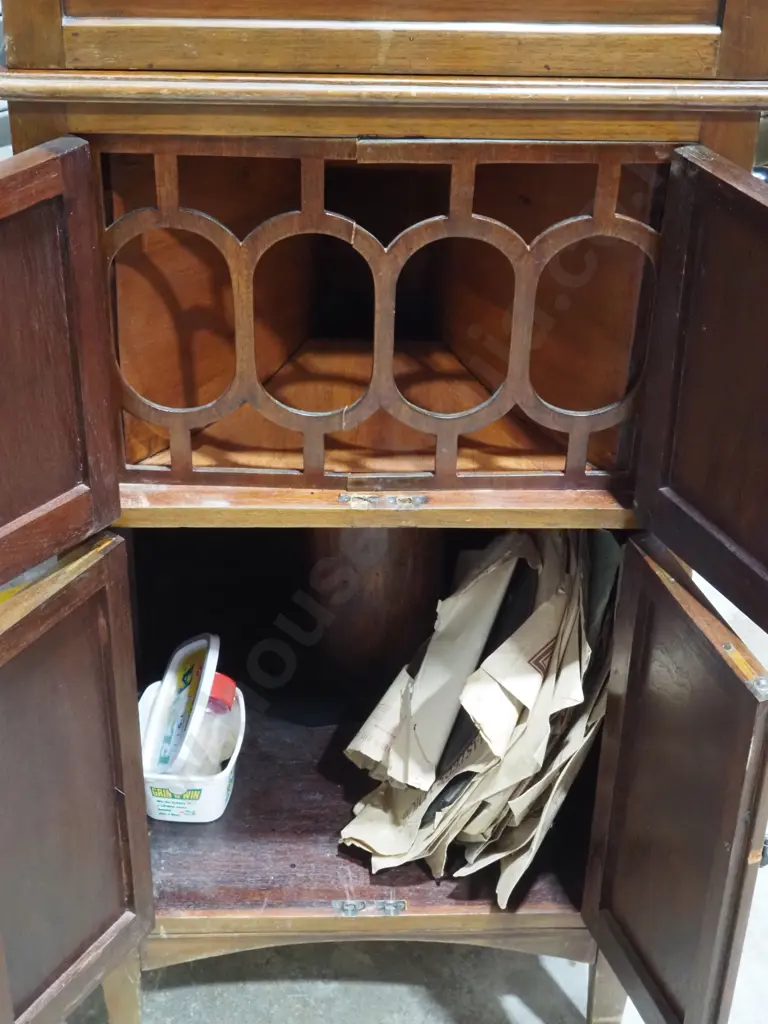 Gramophone Made By A E Hammond Golf Road, Taumarunuid. Made From Timber From the 'Rising Sun Hotel Image 1++