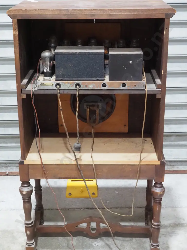 Metrodyne Standard Radio by Metro Electric Company  Image 1++