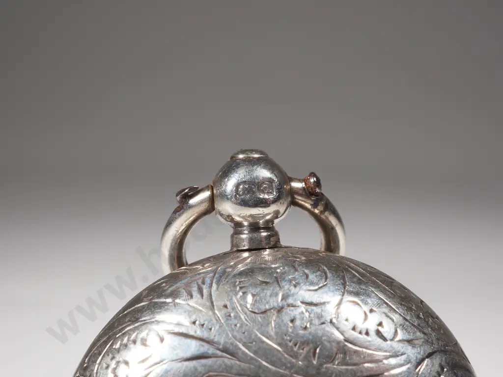 Sterling Silver Sovereign Case w Decorative Engraving Image 1++