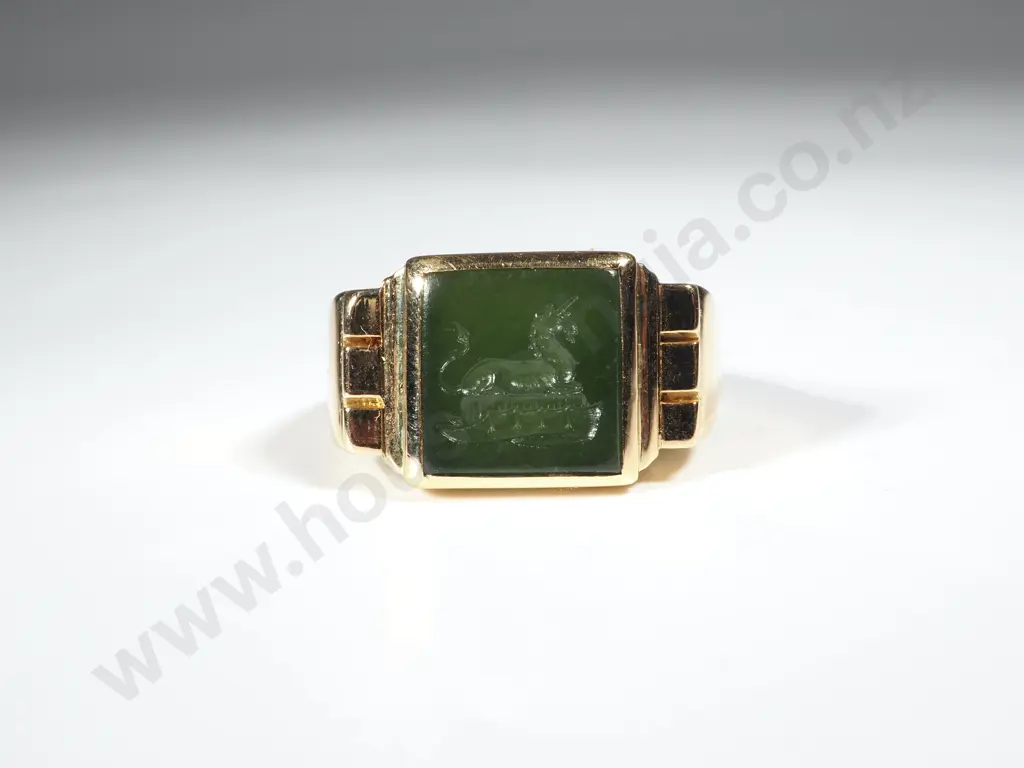 Substantial 18ct Gold Tank Style Seal Signet Ring w Green Carved Stone Image 1++