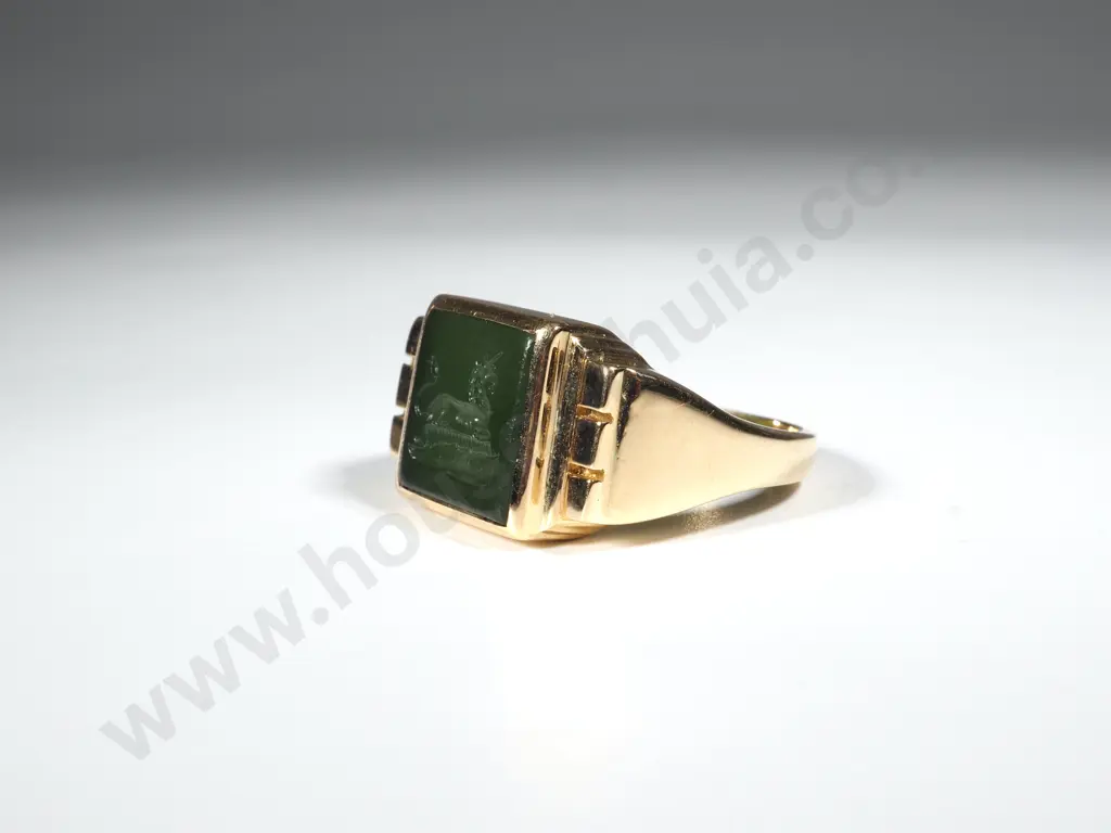Substantial 18ct Gold Tank Style Seal Signet Ring w Green Carved Stone Image 1++