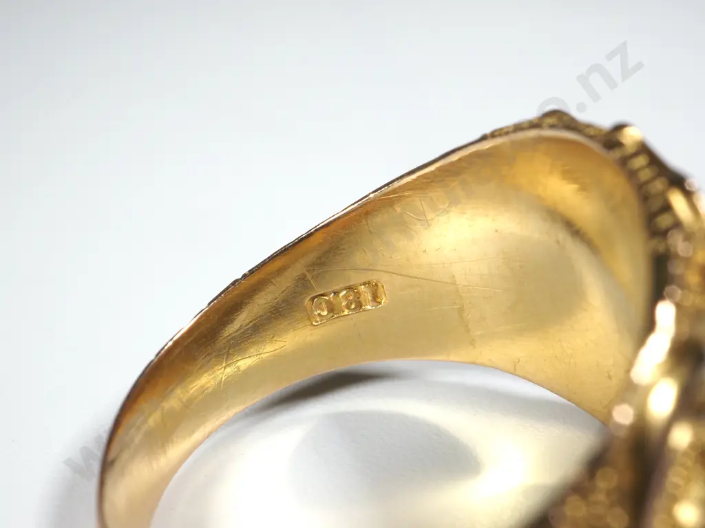 18ct Gold Victorian Ornate Signet Ring Image 1++