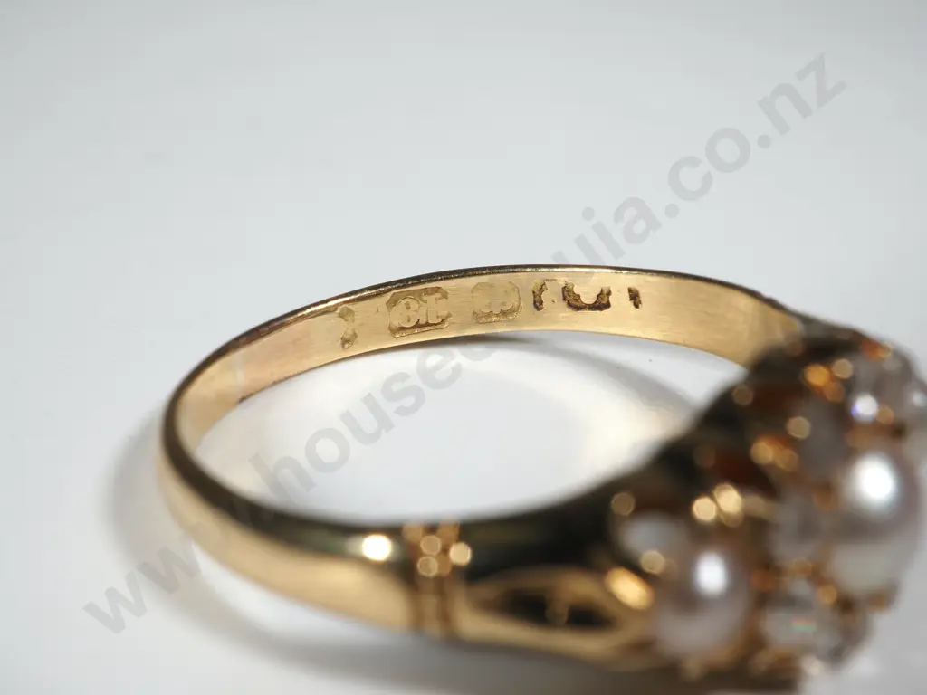18ct Gold Victorian Pearl & Diamond Ring Image 1++