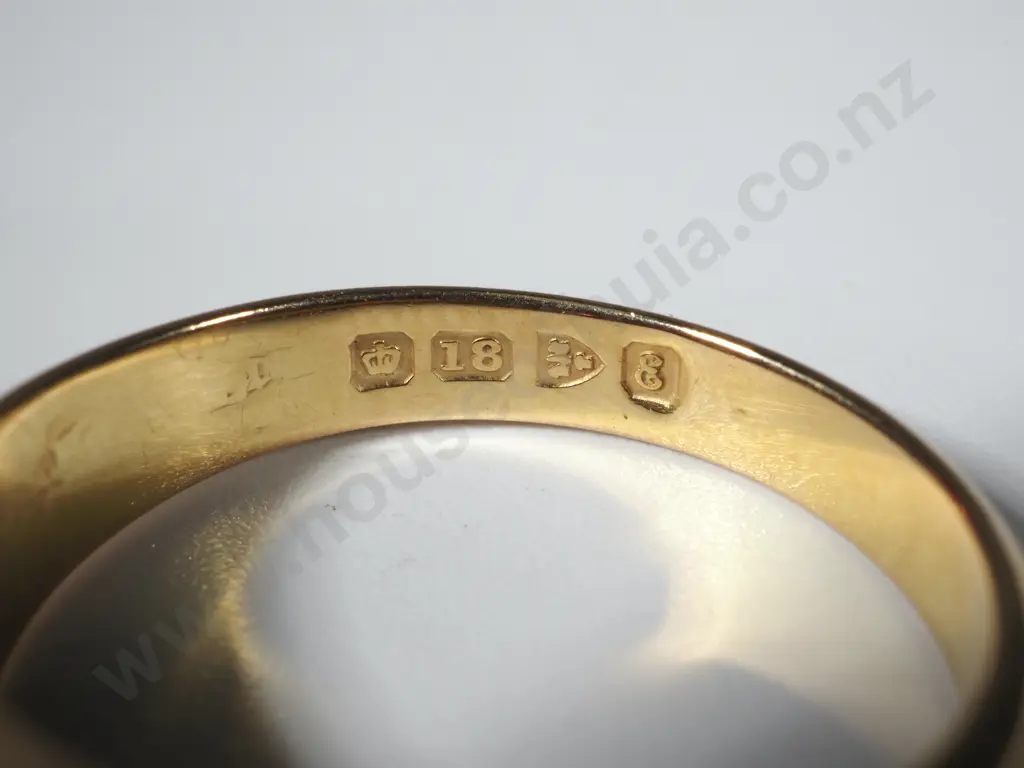 Exceptional 18ct Gold Three Ruby Ring w Crisp English Hallmarks Image 1++