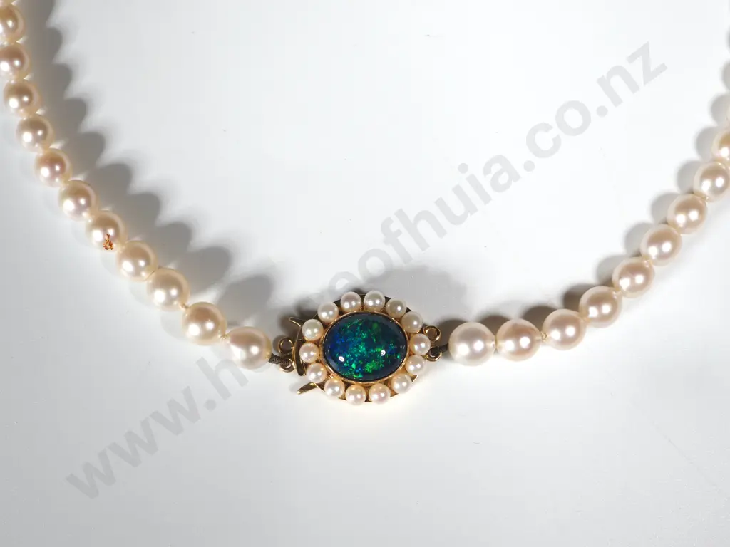 18ct Gold Graduated Pearl Necklace w Cabochon Opal Clasp Image 1++