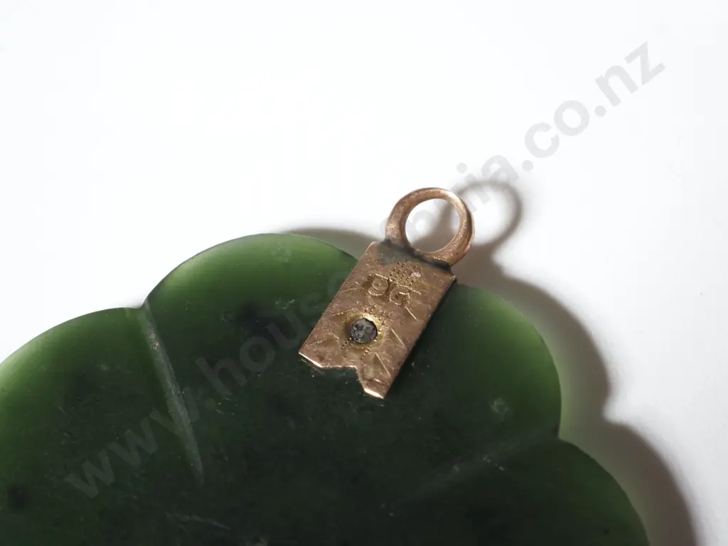 Exceptional 9ct Gold Colonial Greenstone Pendant Image 1++