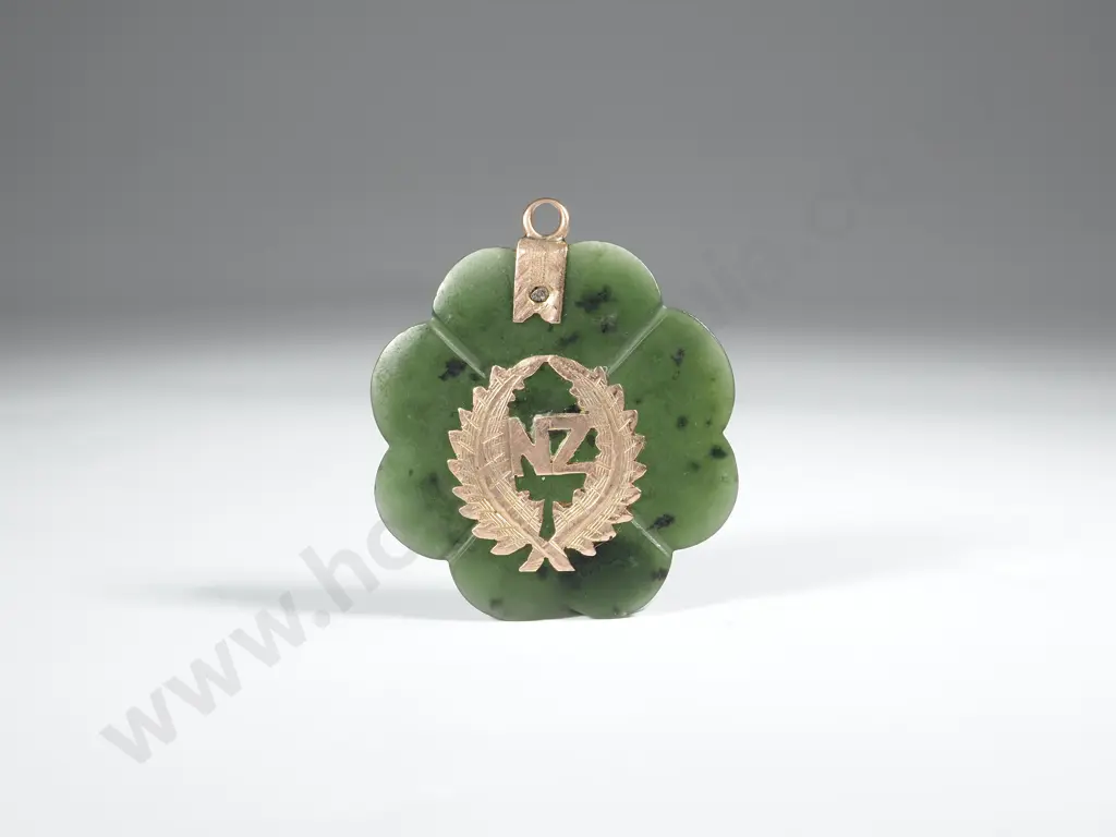 Exceptional 9ct Gold Colonial Greenstone Pendant Image 1++