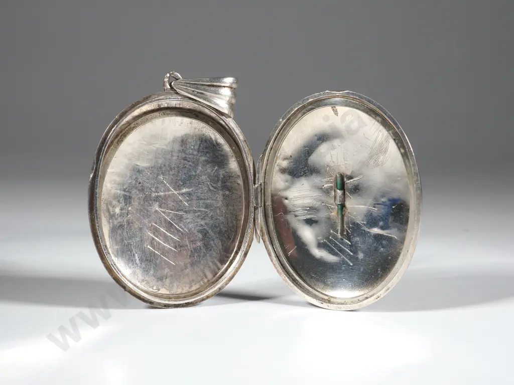 Sterling Silver Crested Locket Image 1++