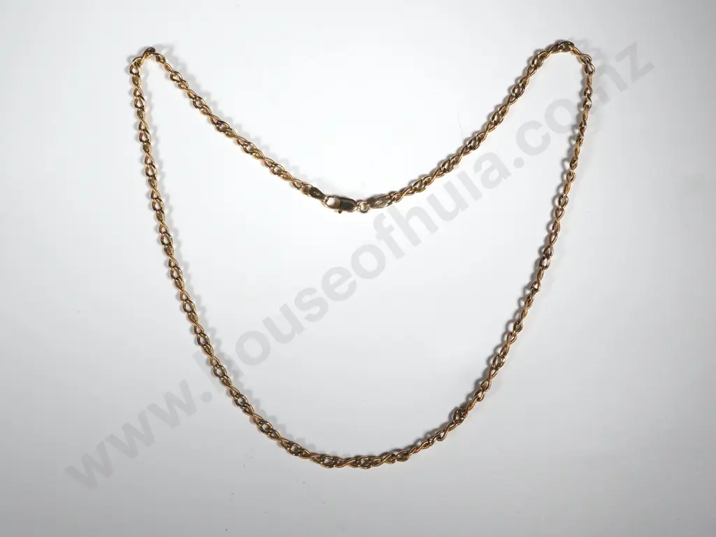 9ct Gold Fancy Twist Link Necklace Image 1++