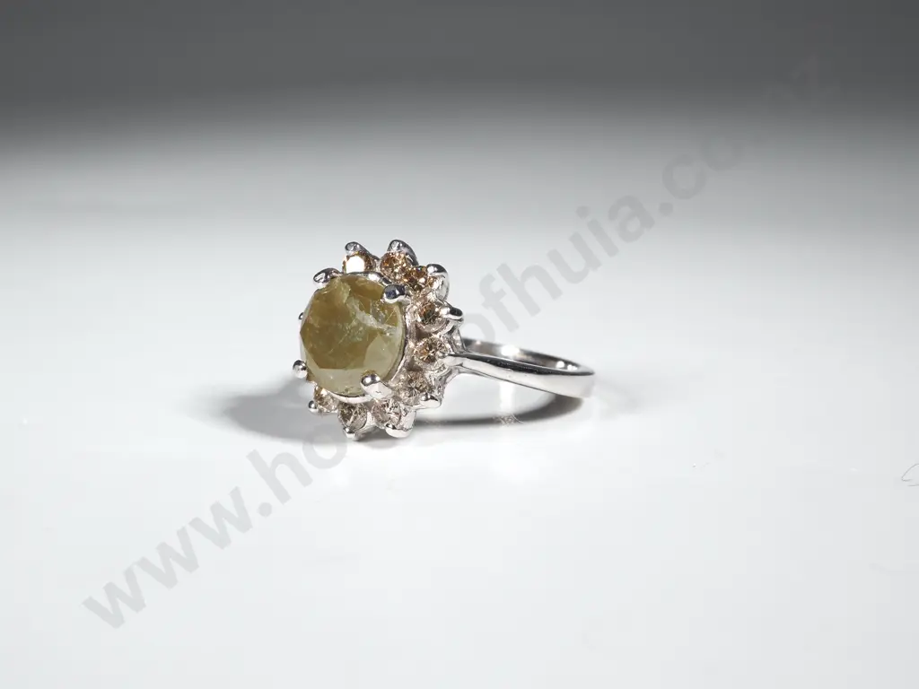14ct White Gold Diamond & Olive Gem Ring Image 1++