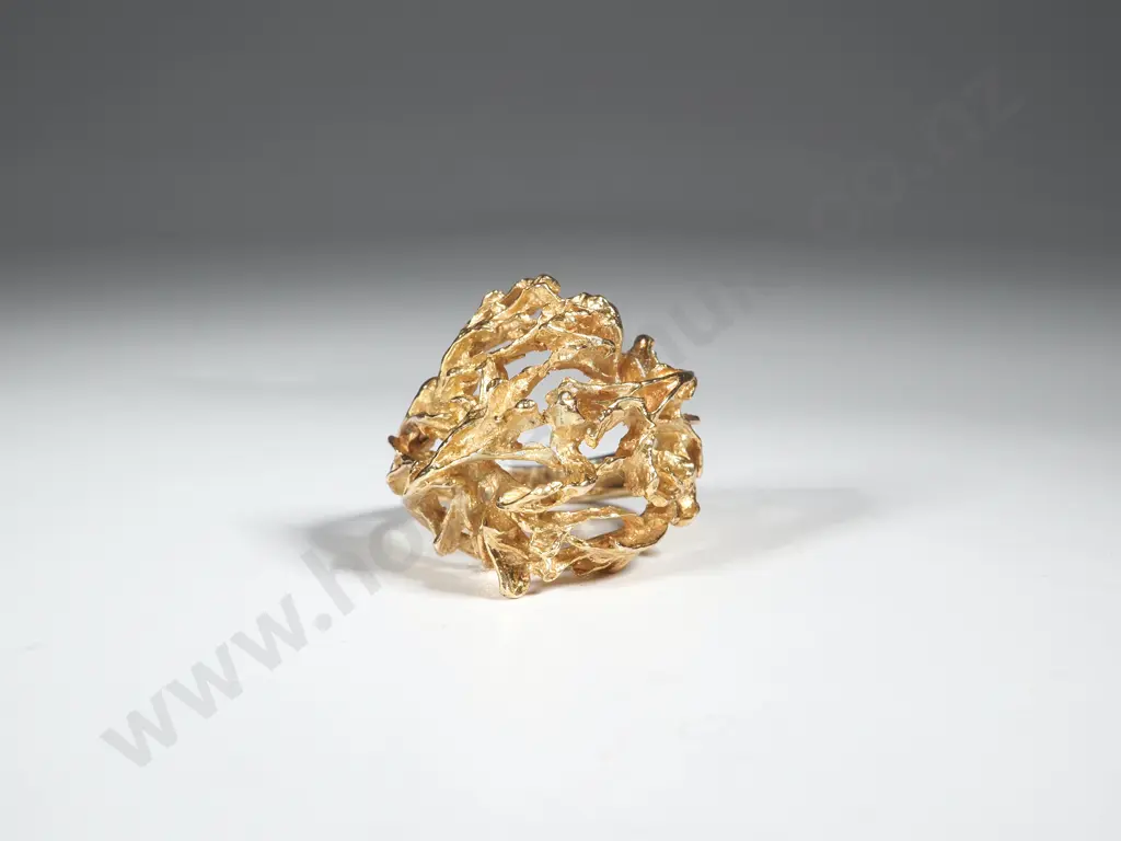 9ct Gold Vintage Foliage Ring Image 1++